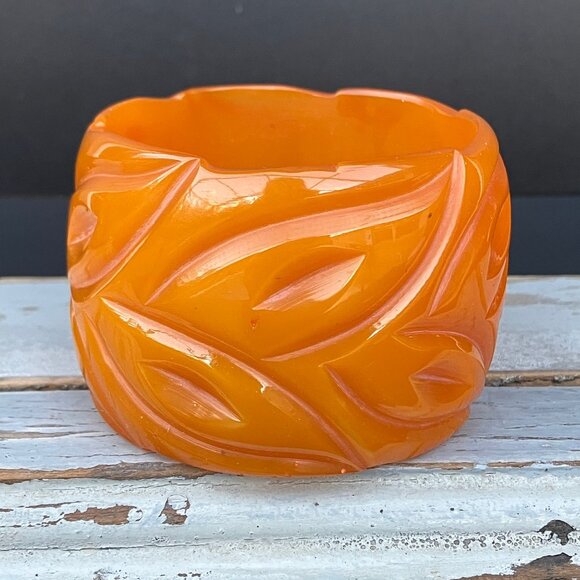 Marion Godart Paris Tangerine Wide Floral Carved Acrylic Bangle Bracelet - Picture 4 of 11